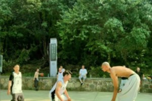 少林籃球來了？文班在少林寺苦修期間也不忘籃球啊????